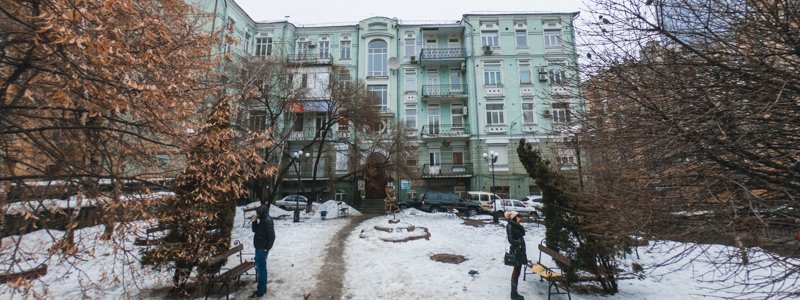 В центре Киева старинный дом пошел трещинами: жители боятся обвала