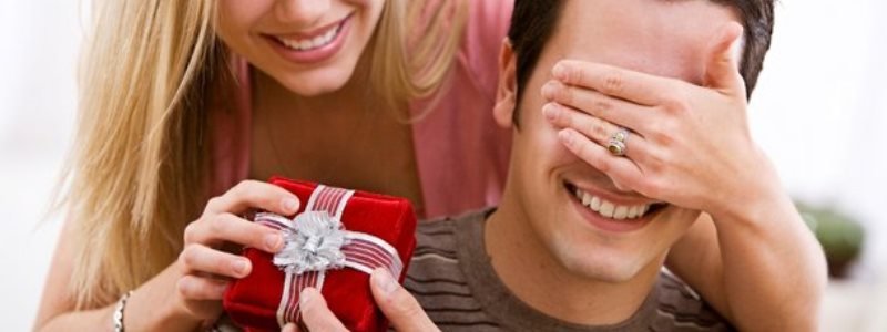 Какие духи подарить мужчине на День святого Валентина: как и где выбрать идеальный парфюм