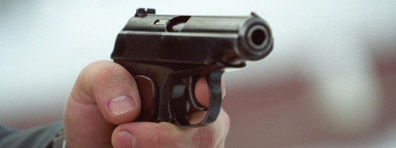 В Киеве на Лесном трое мужчин выстрелили в голову пятилетнему ребенку
