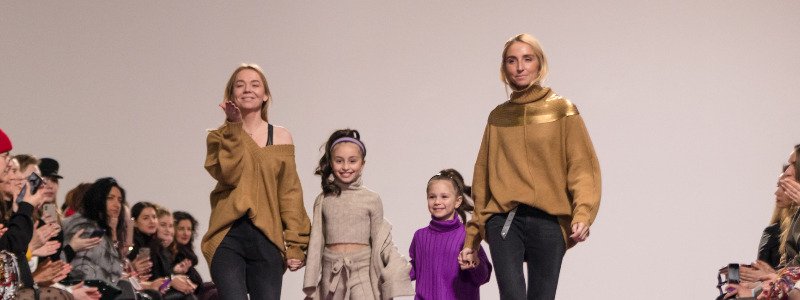 В Киеве на Ukrainian Fashion Week на подиуме появились маленькие модели