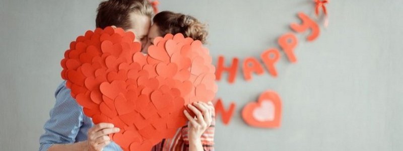 День святого Валентина 2019: как романтично поздравить любимую и любимого в СМС