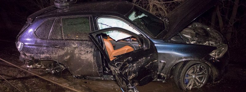 Смертельное ДТП на Столичном шоссе в Киеве: полиция ищет водителя BMW X5