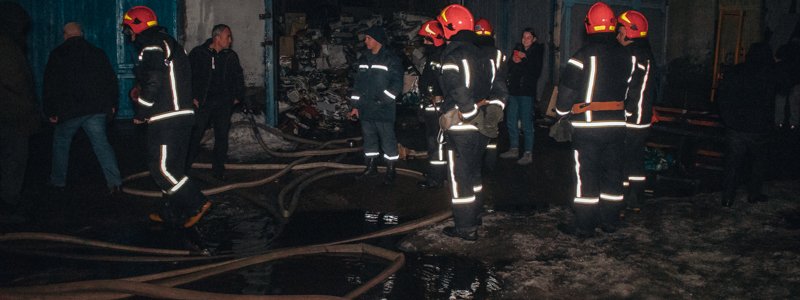 В Киеве на Шулявке горели склады с удобрениями
