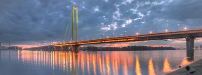 В Киеве на Южном мосту снова ограничат движение транспорта: когда и почему