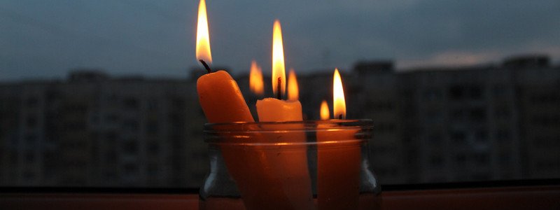 В Киеве жителям нескольких домов на Харьковском могут отключить электричество