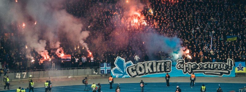Возвращение футбола в Киев, таинственная горгулья и марш в честь Бандеры: неделя в фото
