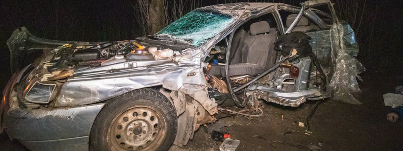 Под Киевом LADA вылетела на встречку и столкнулась с Honda и Ford: водитель и пассажир ВАЗа погибли