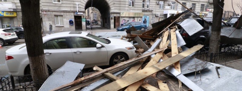 Что натворил ураган в Киеве: последствия сильного ветра по всей столице