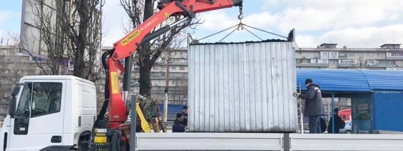 У Києві продовжують прибирати мафи та незаконні тимчасові споруди: що зроблено та де планують робити демонтажі