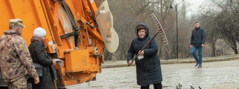 Флешмоб #trashtag в Киеве: насколько грязной оказалась столица после зимы