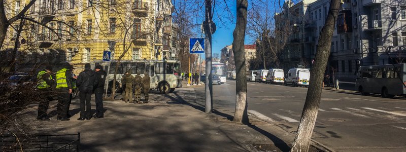 В центр Киева стянули силовиков: полиция проверяет автомобили