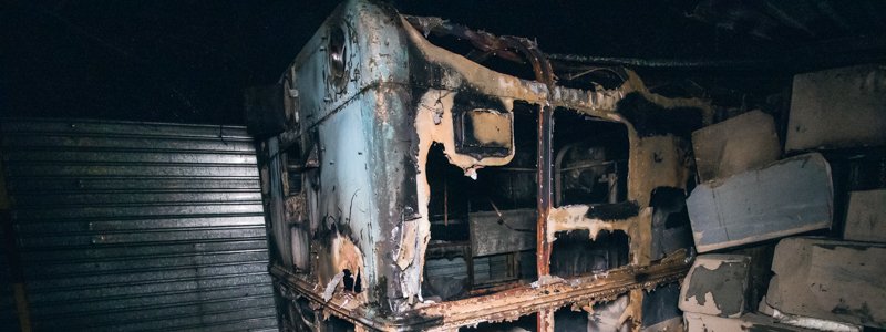 В Киеве на Гетьмана горел вагончик на стройке