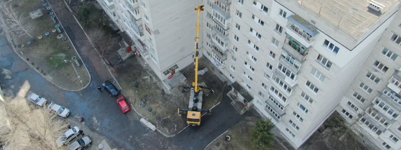 Под Киевом строитель выпал из люльки автовышки и погиб