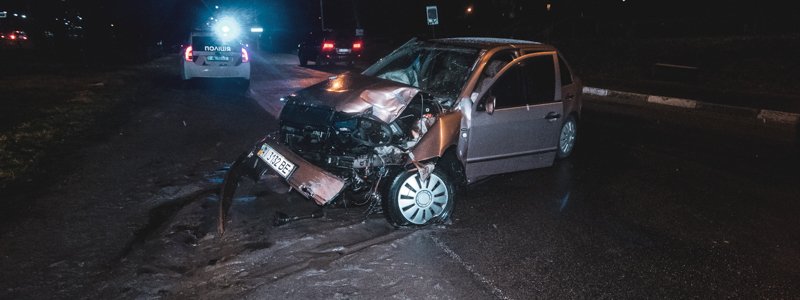В Киеве пьяный водитель влетел в столб и притворился свидетелем