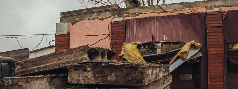 Смертельный обвал плит в Киеве: в столице проверят гаражи и СТО