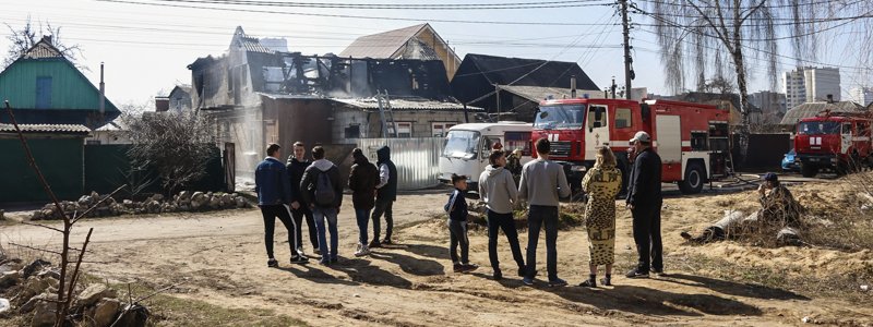 В Киеве искра с проводов сожгла несколько домов