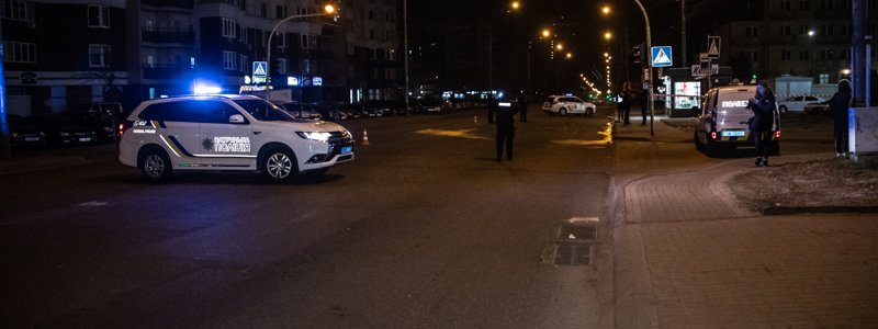 В Киеве на парковке "Ашана" взорвался Chevrolet: мужчине оторвало часть руки