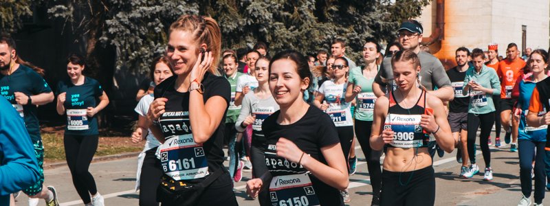 Как в Киеве прошел первый день Nova Poshta Kyiv Half Marathon 2019: фото и видео с высоты