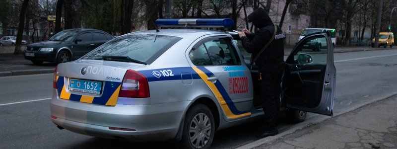 В Киеве на Дегтяревской порезали мужчину