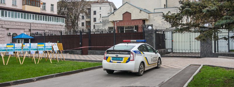 В Киеве возле посольства России прогремел взрыв: подробности с места происшествия