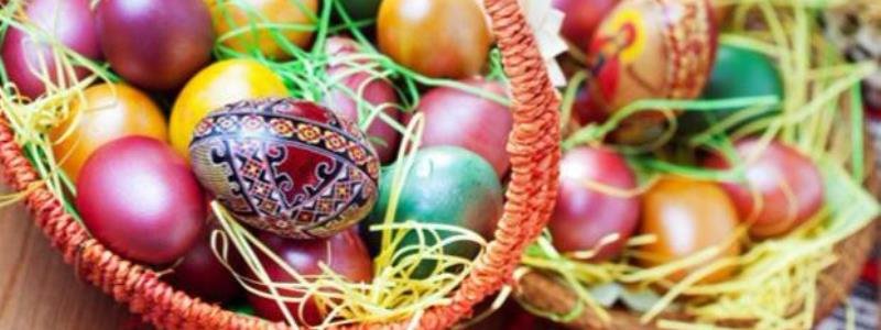 Как покрасить яйца на Пасху: необычные идеи