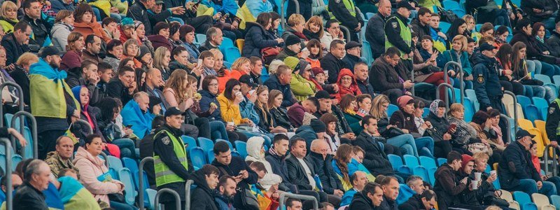 Дебаты Порошенко и Зеленского: сколько зрителей пришли на НСК "Олимпийский"