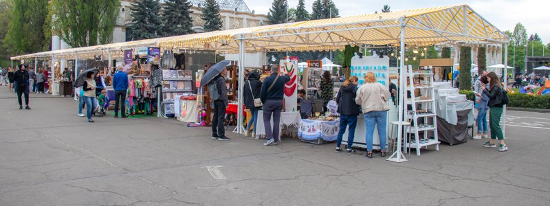 Изобилие аксессуаров и одежды, уличная еда и развлечения: как в Киеве проходит фестиваль Made in Ukraine