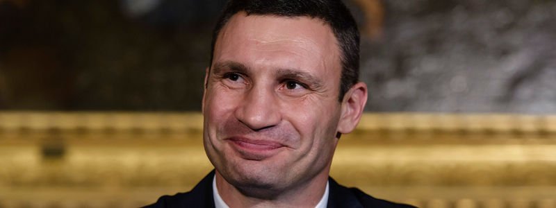 Виталий Кличко выставил необычный лот на благотворительном ивенте в Лас-Вегасе: что продавал мэр Киева