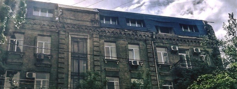 В Киеве мужчина построил на чердаке дома восемь квартир