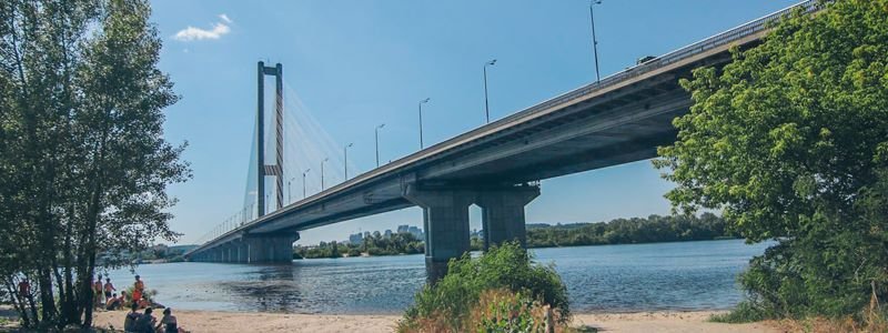 В Киеве на Южном мосту будут менять асфальт и ограничат движение: схема