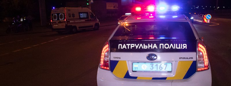 В Киеве девушка на мотоцикле врезалась в Hyundai и попала в больницу