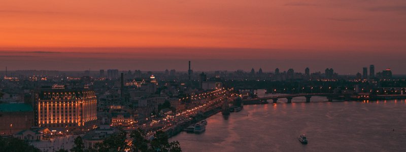 Как выглядит последний весенний закат в Киеве