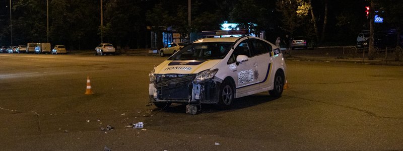 В Киеве на Соломенке полицейский Prius влетел в Skoda