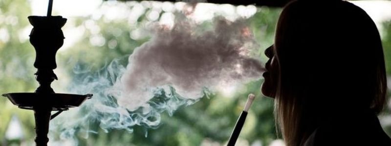 Курение кальяна: чем это развлечение опасно для здоровья и вызывает ли оно зависимость