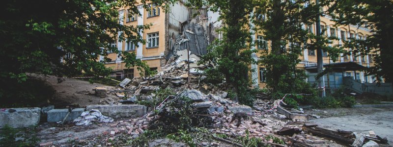 В центре Киева обвалилось здание колледжа: что там сейчас