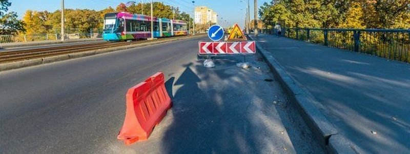 В Киеве капитально отремонтируют путепровод возле проспекта Комарова