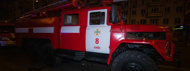 В Киеве к метро "Дворец Украина" съехалось более 50 пожарных: что произошло
