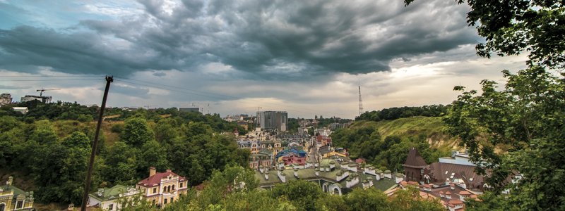 Верхушки домов и звуки тишины: как Киев встретил рассвет выходного дня