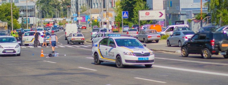 В Киеве Volkswagen сбил двух девушек: что с ними сейчас и как можно помочь