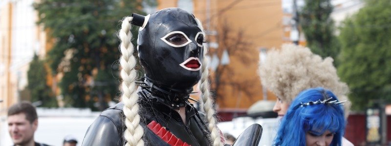 Самые странные и необычные костюмы на ЛГБТ-параде в Киеве