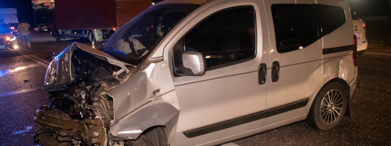 В Киеве на Академика Заболотного пьяный водитель Fiat протаранил "Соболь"
