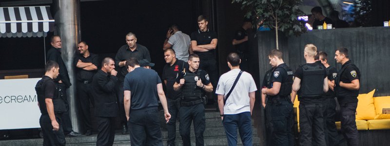 В Киеве в "Арена Сити" пьяная компания едва не устроила конфликт со стрельбой