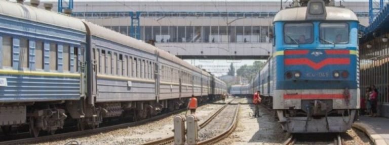 По Украине задерживаются поезда: узнай подробности