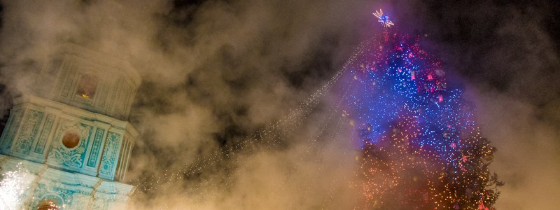 Самое массовое загадывание желаний: как встречали Новый год на Софийской площади