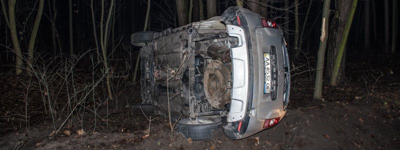 Под Киевом пьяный судья на Ford Mustang врезался в Renault Duster и пытался скрыться с места ДТП