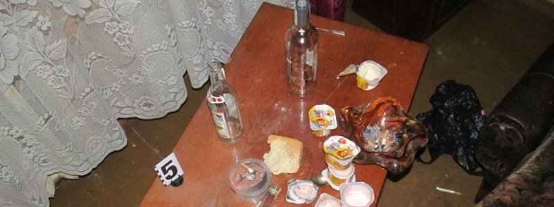 В Киеве алкоголик, находясь под домашним арестом за убийство, пошел в гости и забил насмерть собутыльника