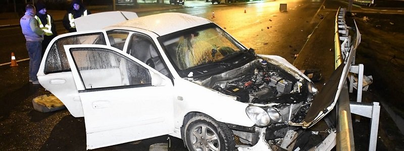 ДТП в Киеве на Большой Окружной: водителя вырезали из машины спасатели