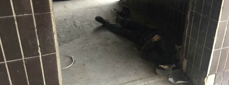 Полиция Киева рассматривает смерть мужчины под БСМП как убийство