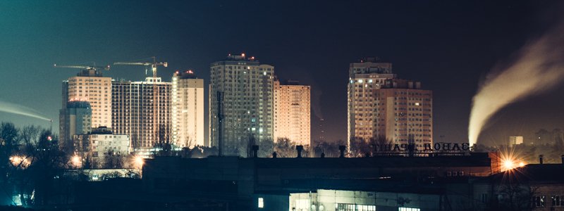 Особый взгляд на жилмассивы Киева: как ночью выглядит Никольская слободка