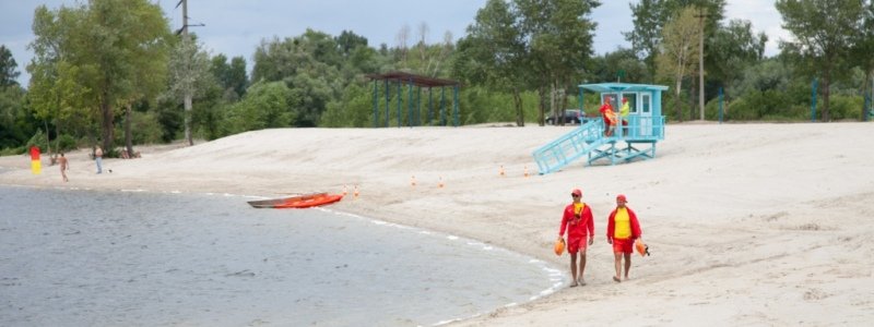 В Киеве на Троещине открыли новый пляж: где и как он выглядит